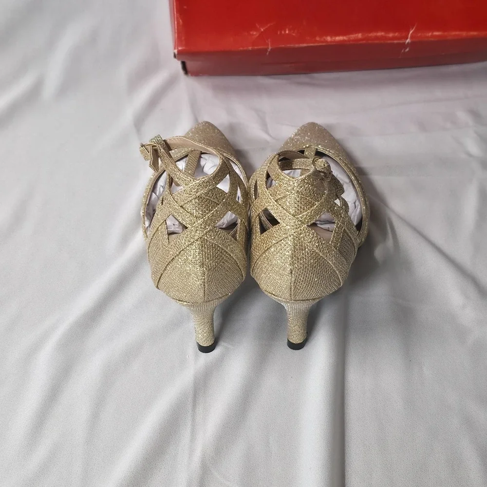 Classique Stacia Women's Glittery Gold Dress‎ 3 Inch Heels Size 9M NIB